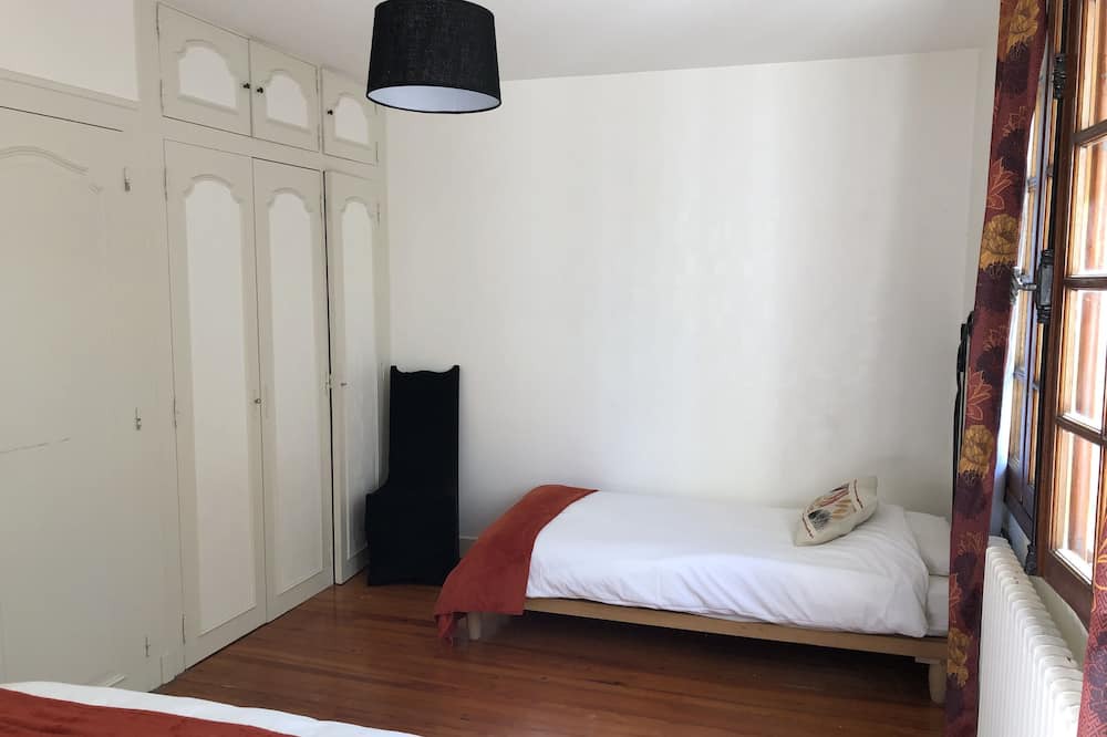 Photo of Bedroom in Mesnac