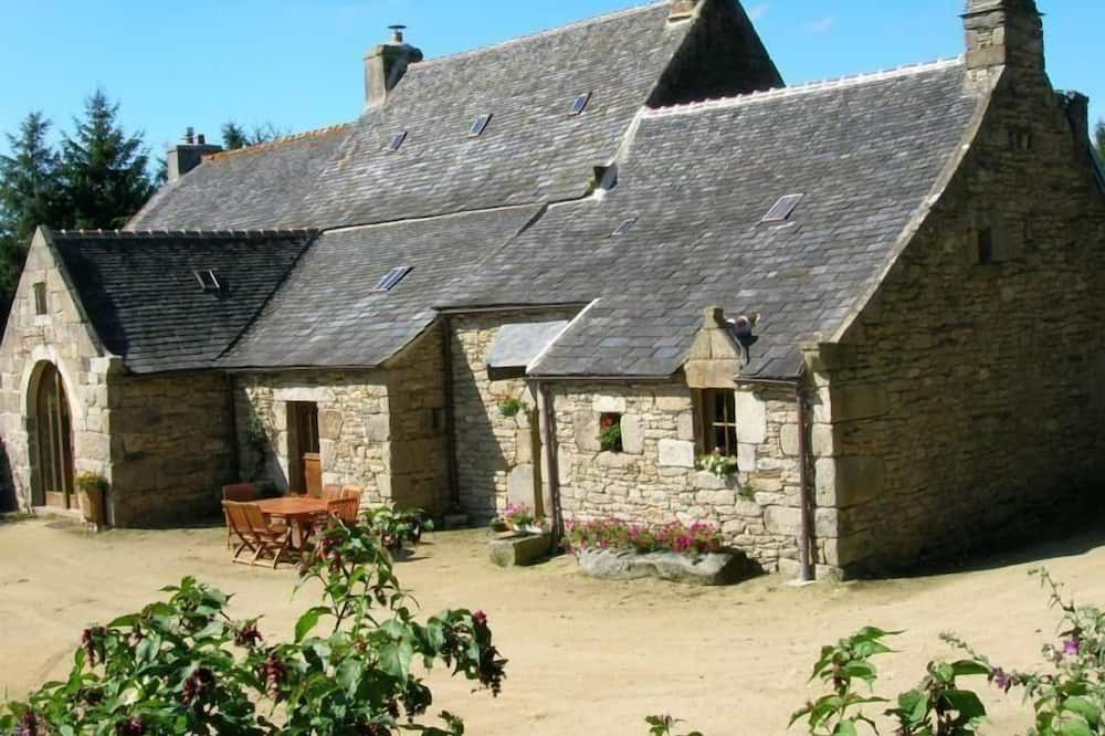 Photo of Outdoor in Plouneour-Menez
