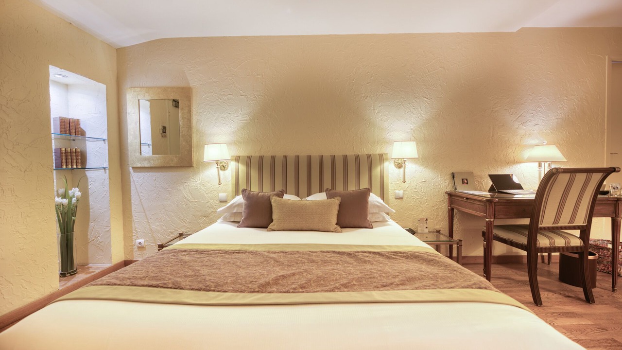 Photo of Bedroom in Comedie