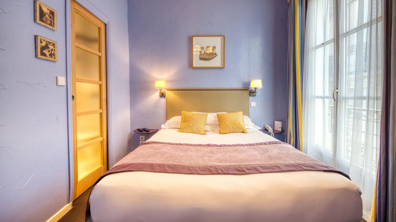 Photo of Bedroom in Comedie