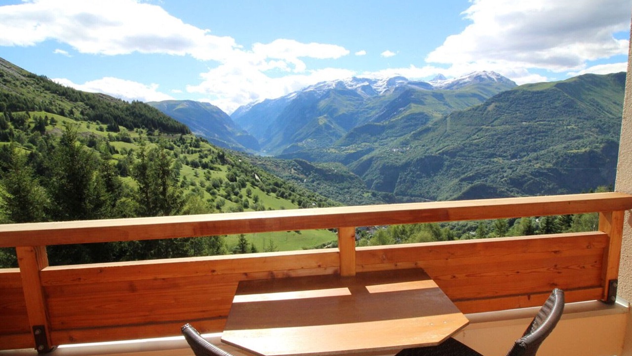 Photo of Outdoor in Auris