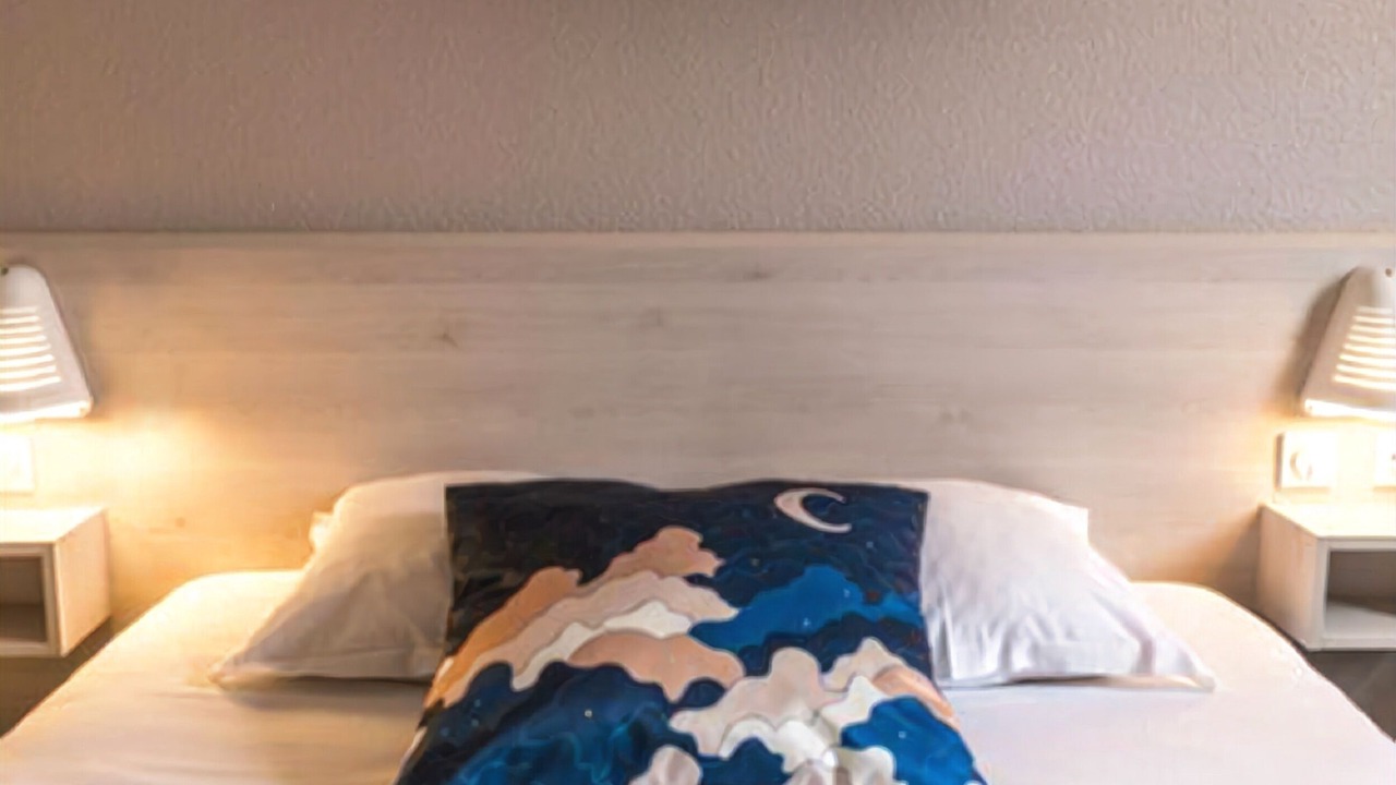 Photo of Bedroom in Saint-Saturnin