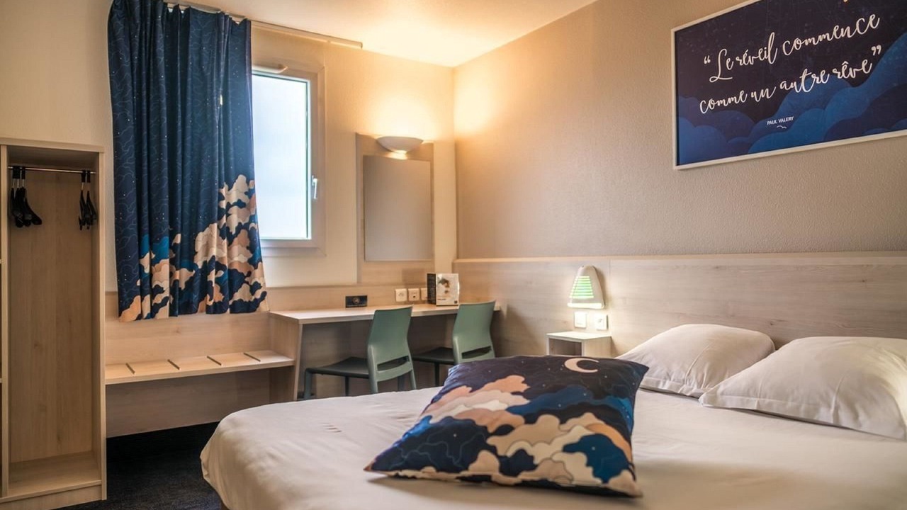 Photo of Bedroom in Saint-Saturnin