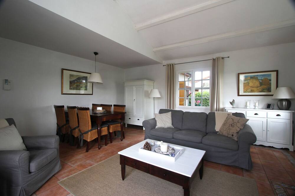 Photo of Livingroom in Vasles