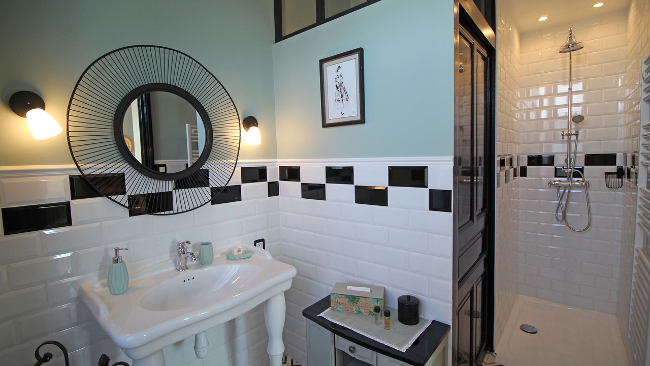 Photo of Bathroom in Chalus