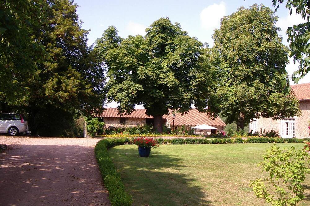 Photo of Outdoor in Abjat-sur-Bandiat