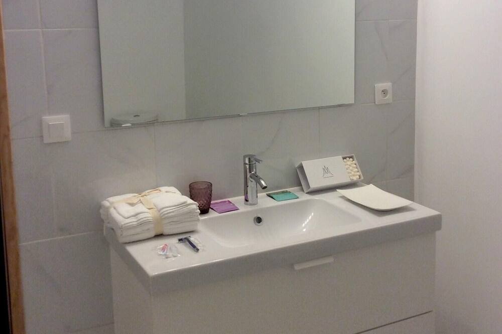 Photo of Bathroom in Abjat-sur-Bandiat