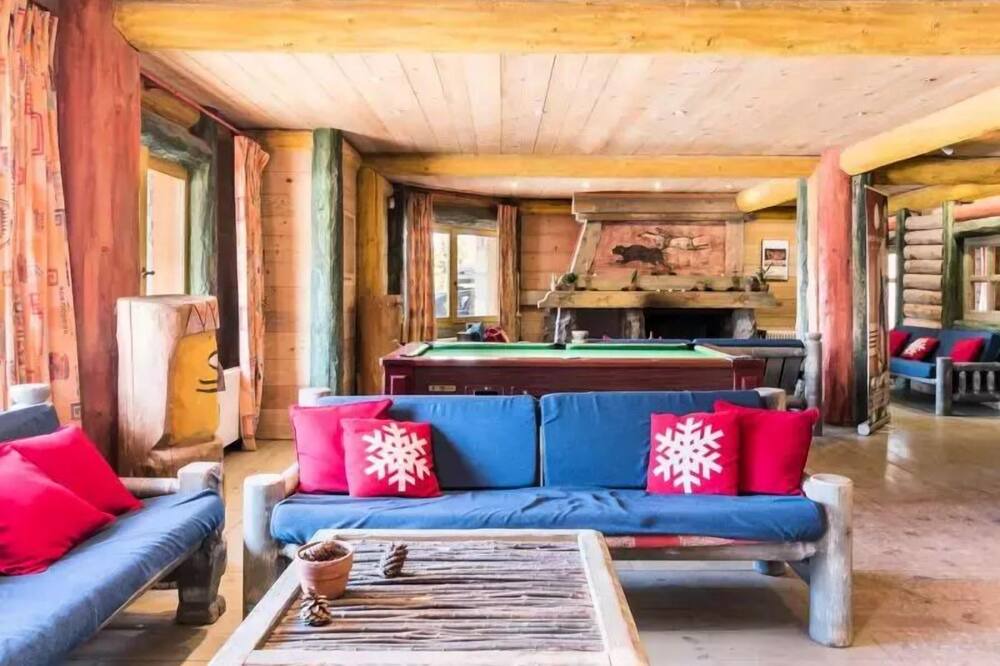 Photo of Livingroom in Arc-1800