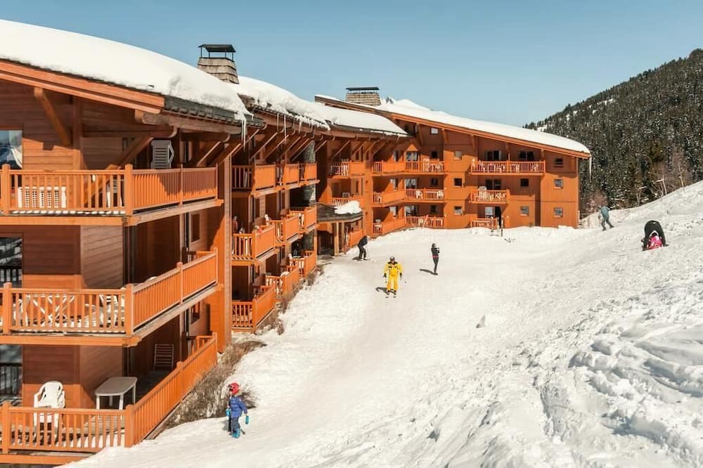 Photo of Outdoor in Arc-1800