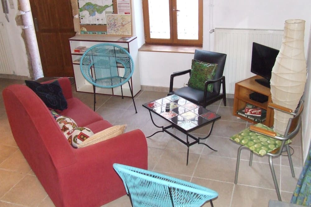Photo of Livingroom in Vaulx En Velin Village