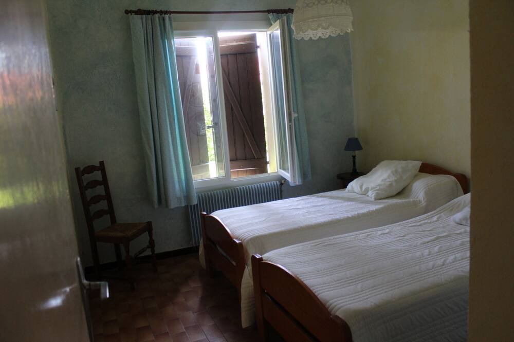 Photo of Bedroom in Montcabrier