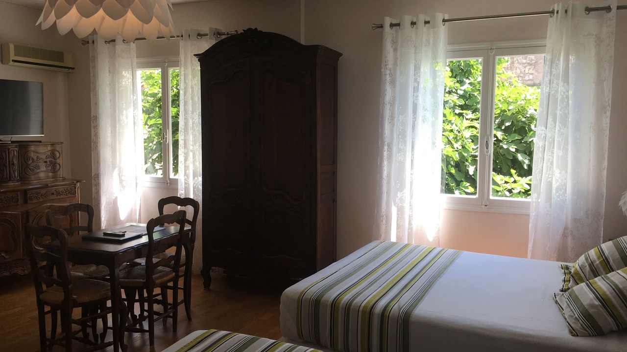 Photo of Bedroom in Arles City Centre