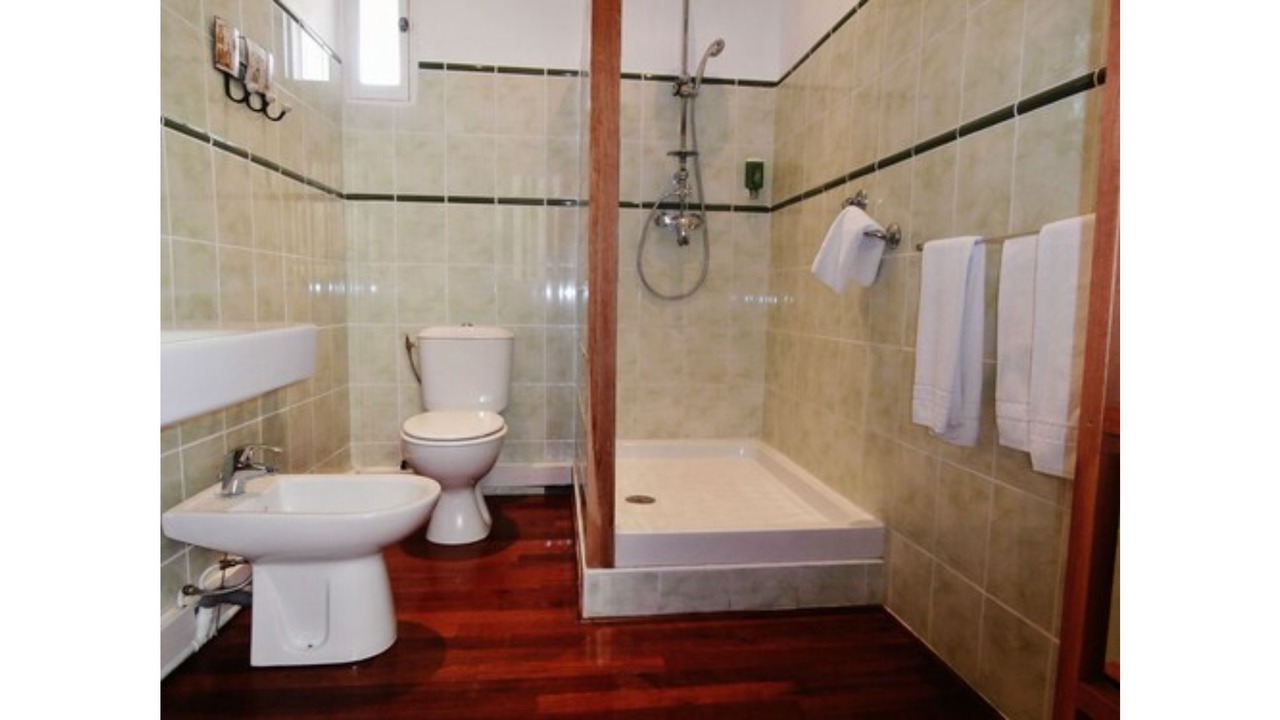 Photo of Bathroom in Arles City Centre