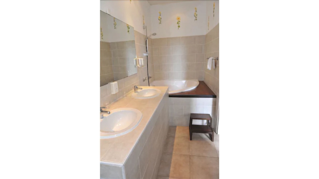 Photo of Bathroom in Arles City Centre