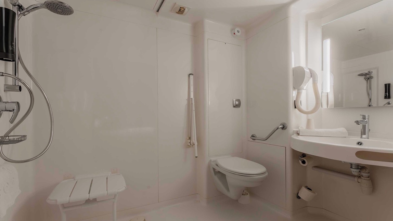 Photo of Bathroom in Maubeuge