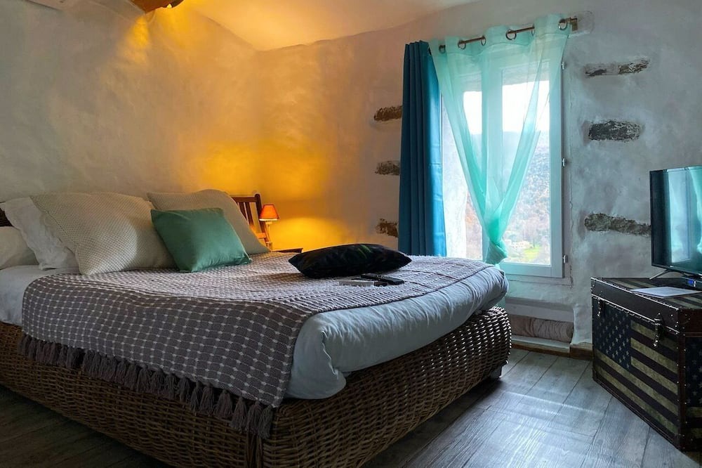 Photo of Bedroom in Baillestavy