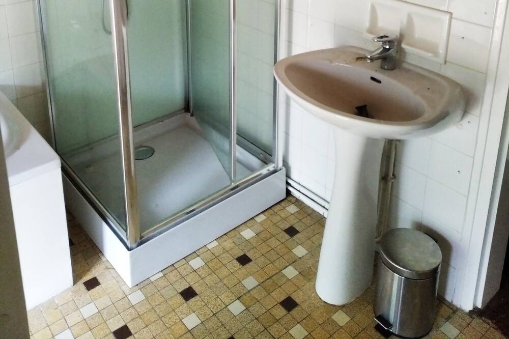 Photo of Bathroom in Vayres
