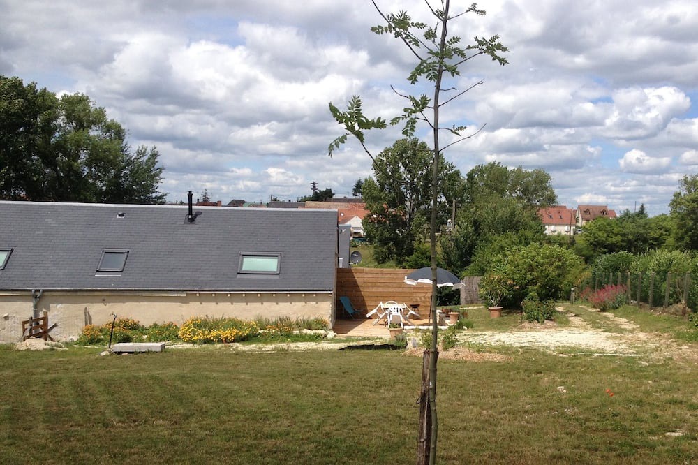 Photo of Outdoor in Maves