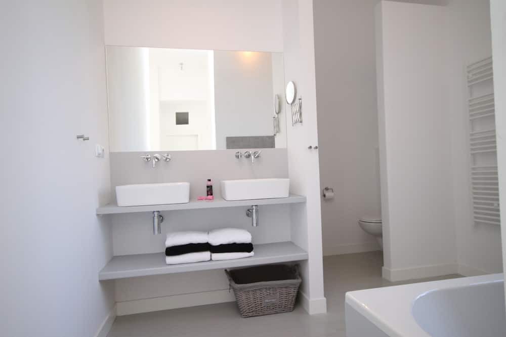 Photo of Bathroom in Laprade