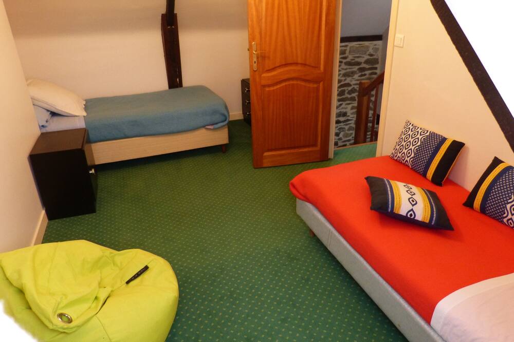 Photo of Bedroom in Loperec