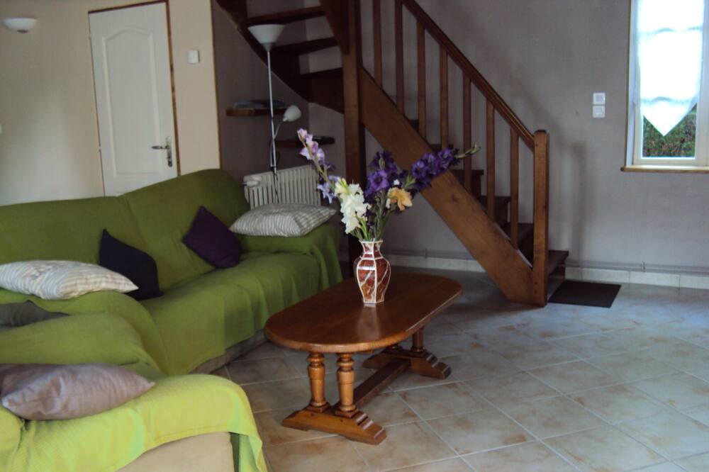 Photo of Livingroom in Beauvoir-en-Lyons