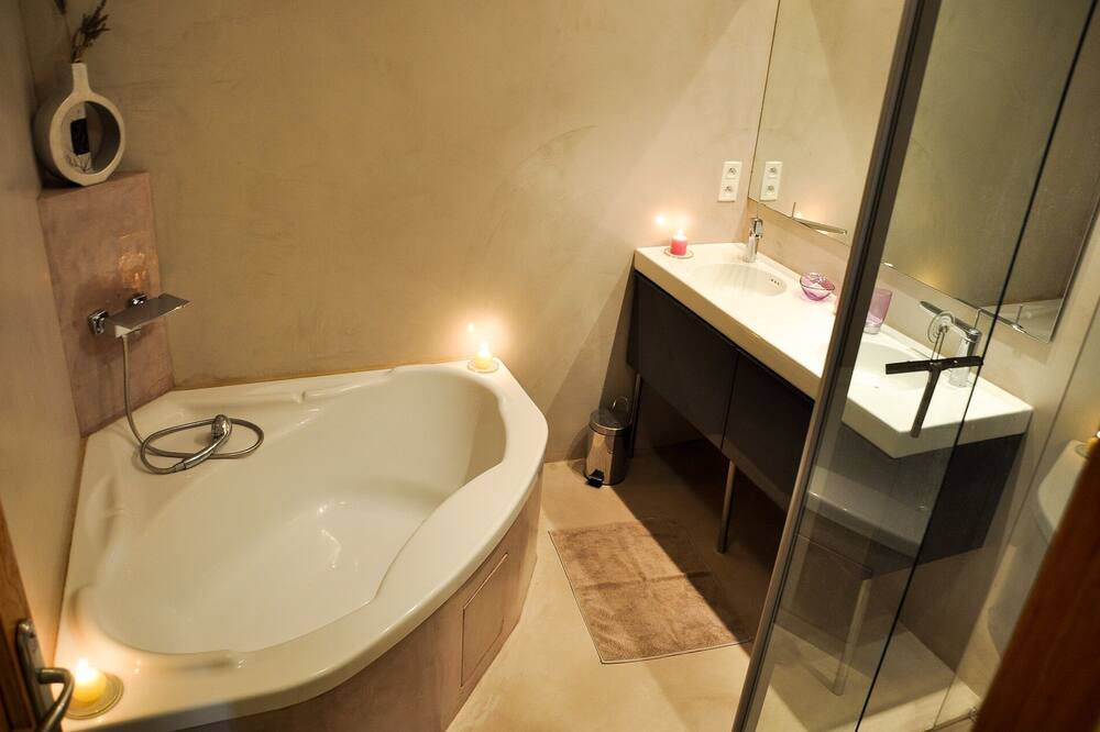 Photo of Bathroom in Roche-Saint-Secret