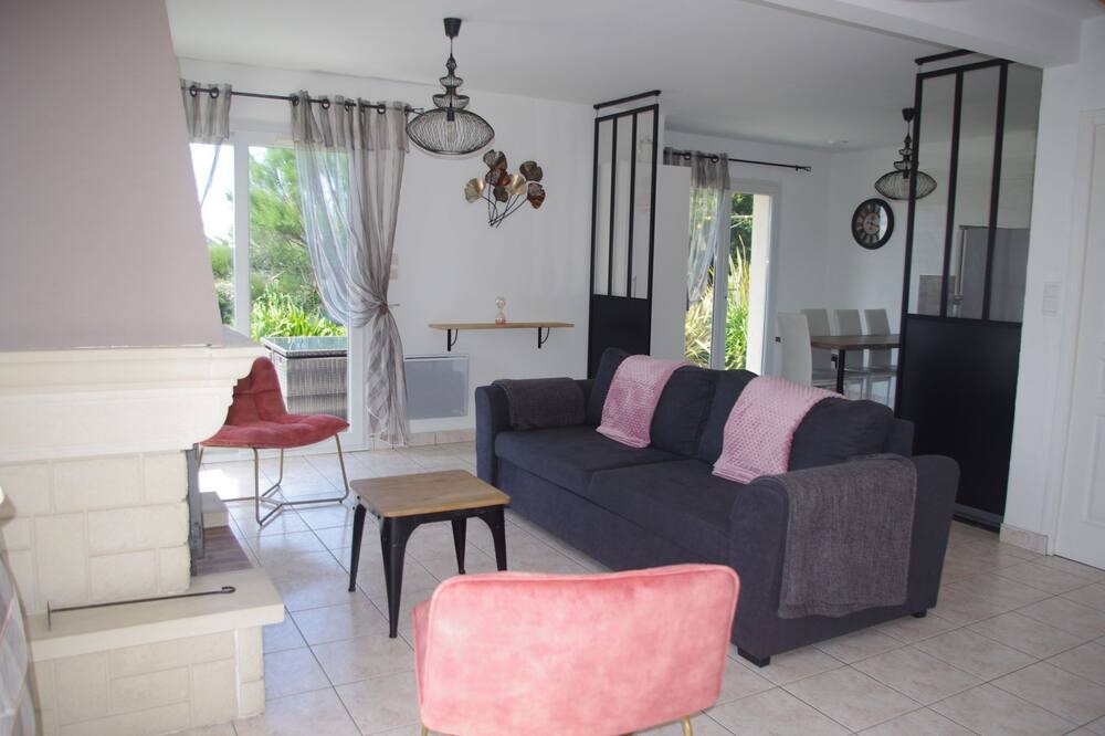 Photo of Livingroom in Plomodiern