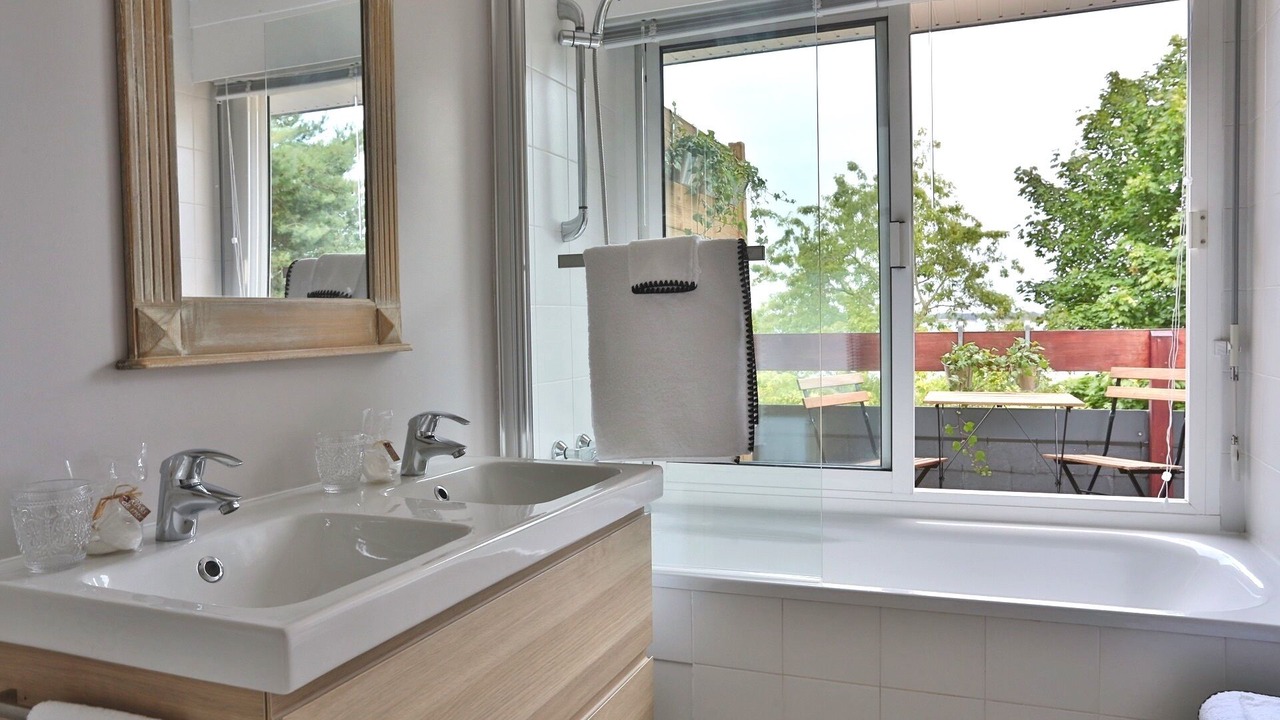 Photo of Bathroom in Locmariaquer