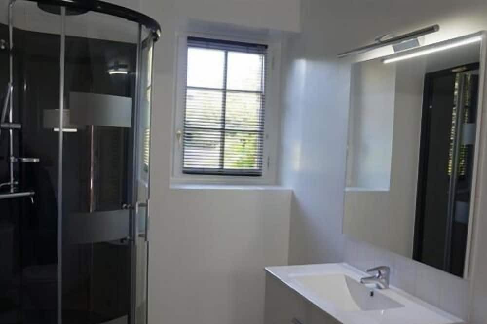 Photo of Bathroom in La Guymauviere-La Hulotais-La Bourelais