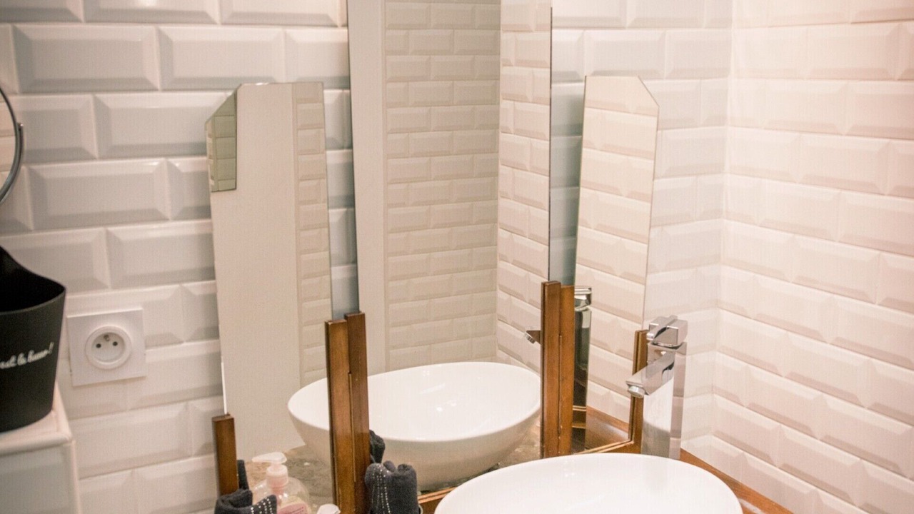 Photo of Bathroom in Anatole France