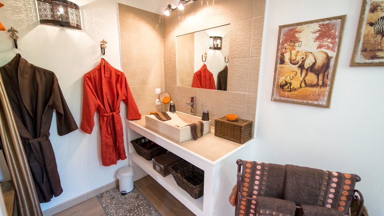 Photo of Bathroom in Anatole France