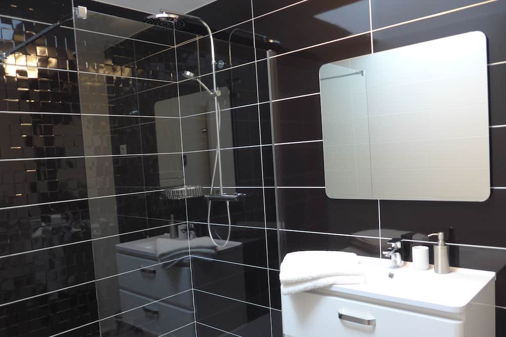 Photo of Bathroom in Combourg
