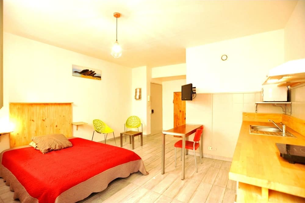 Photo of Bedroom in Les Cinq Avenues