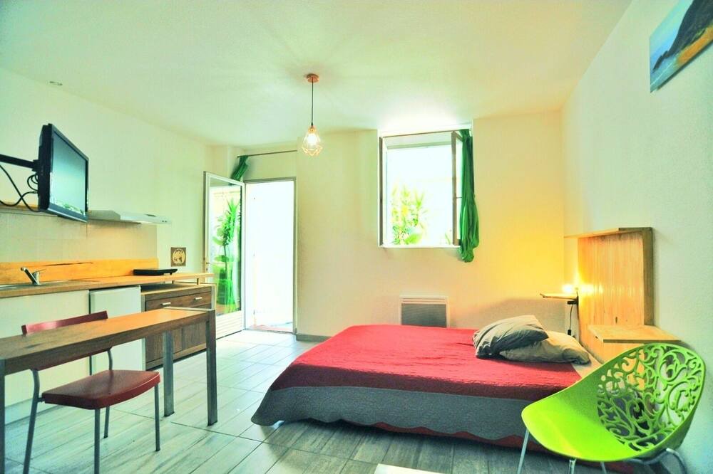 Photo of Bedroom in Les Cinq Avenues