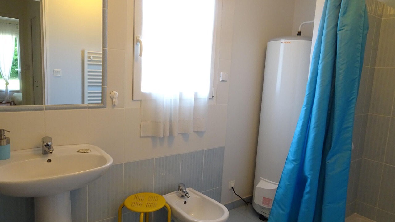 Photo of Bathroom in Dragey-Ronthon