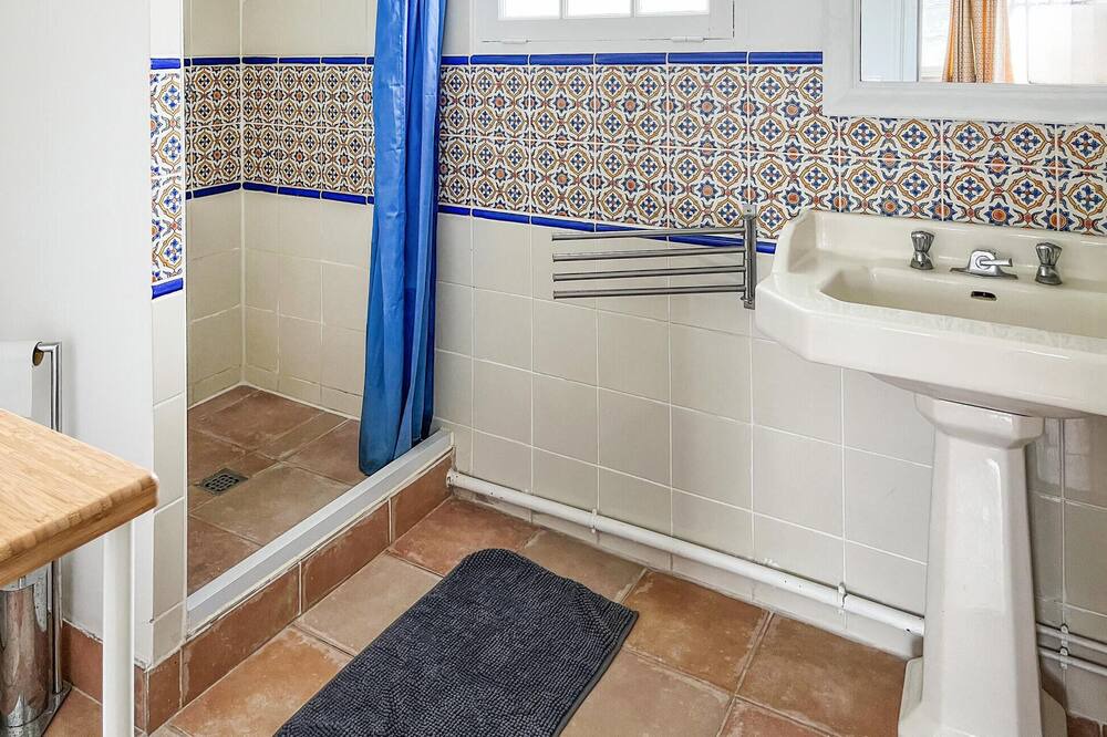 Photo of Bathroom in Hardencourt-Cocherel