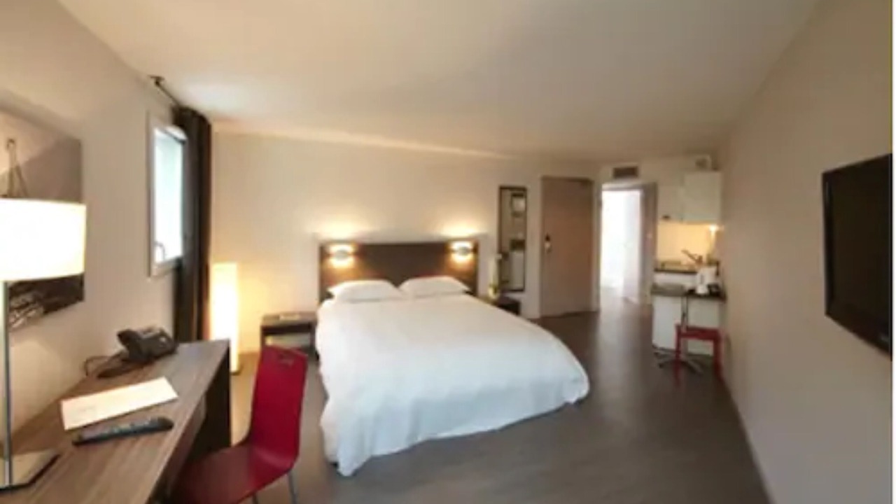 Photo of Bedroom in Faubourg Saint-Jacques