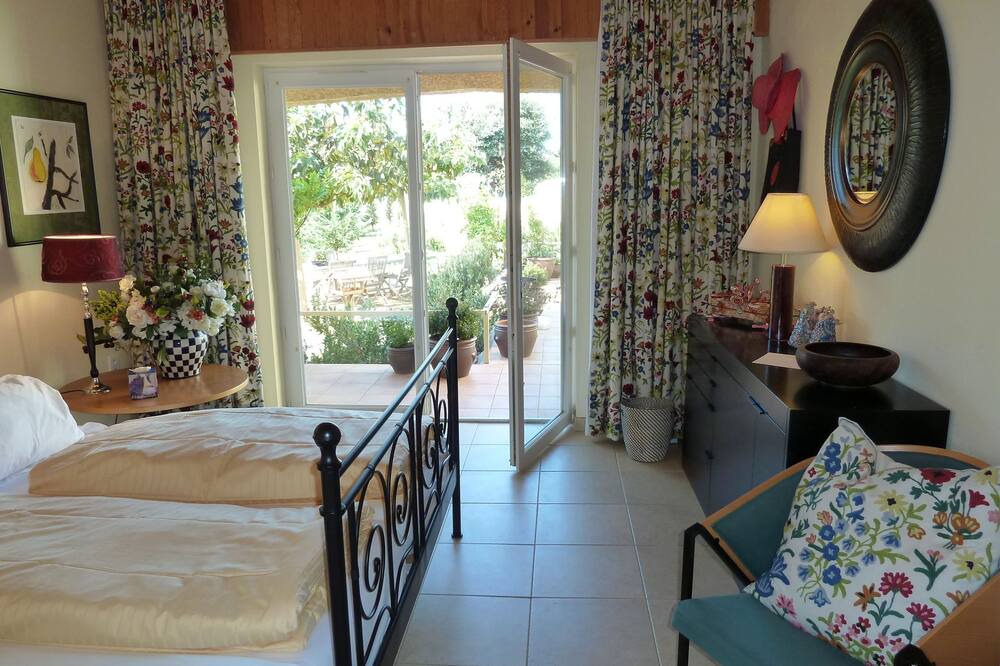 Photo of Bedroom in Paraza