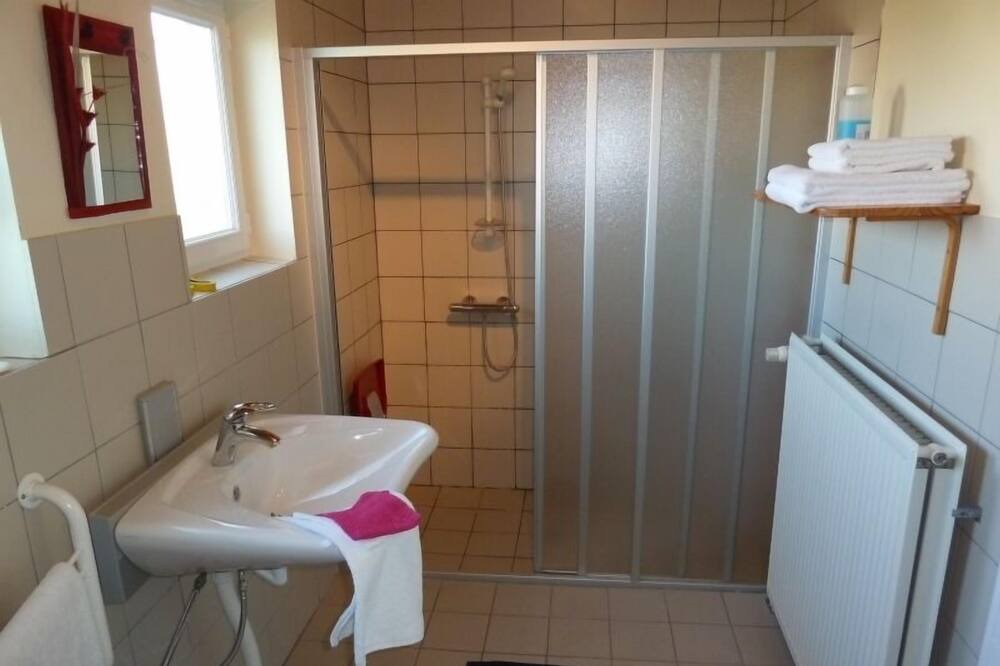 Photo of Bathroom in Paraza