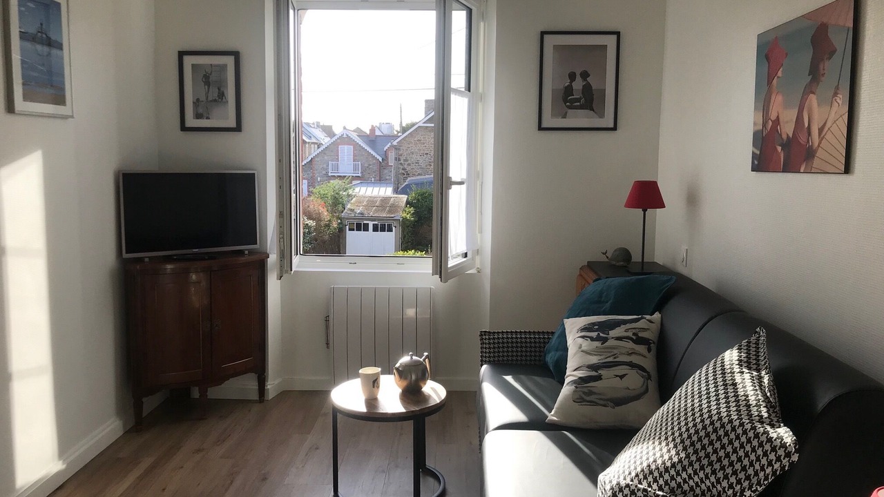 Photo of Livingroom in Parame