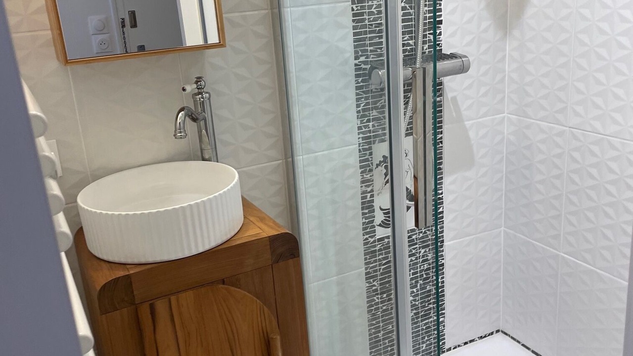 Photo of Bathroom in Parame