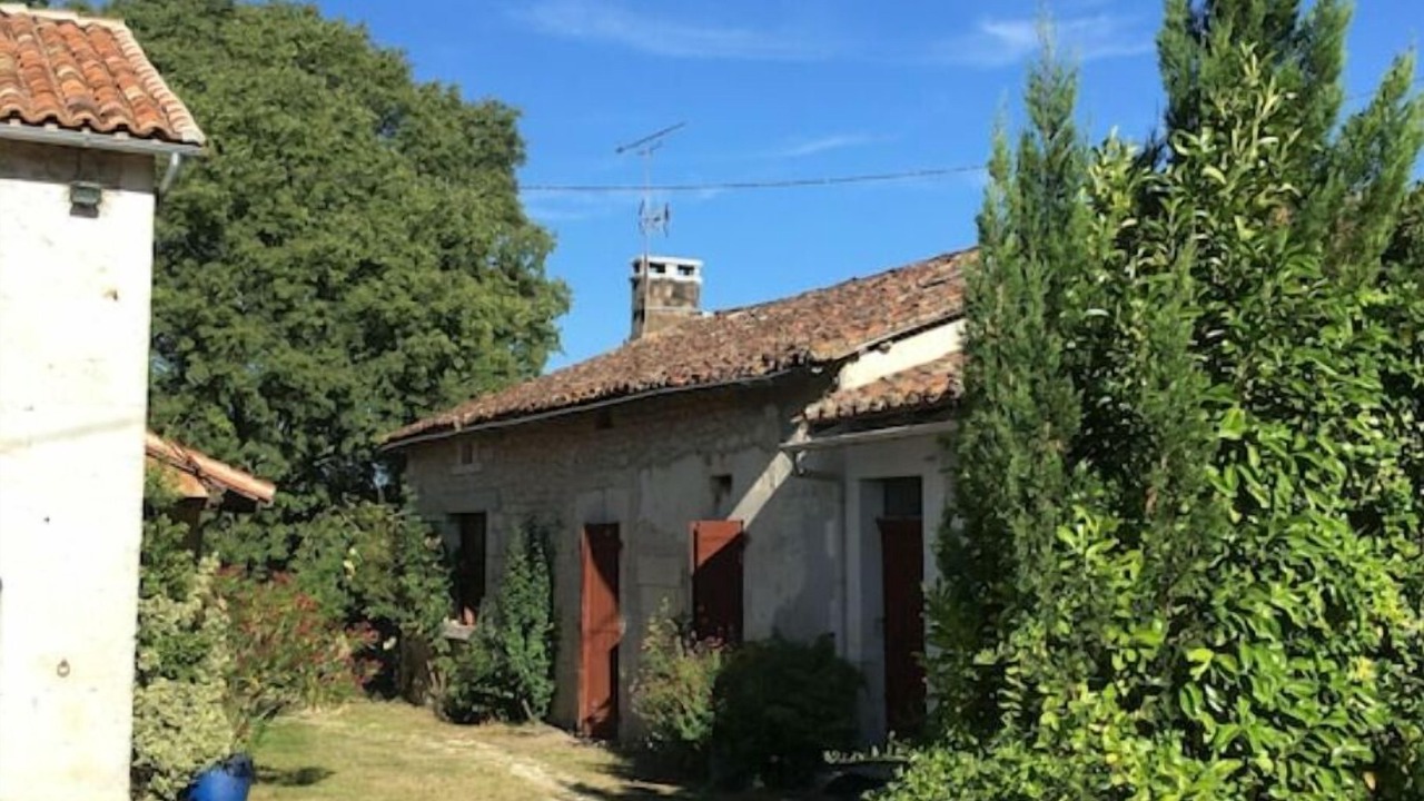 Photo of Outdoor in Champagne-et-Fontaine