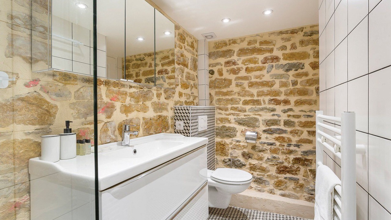 Photo of Bathroom in Carnot - Gailleton