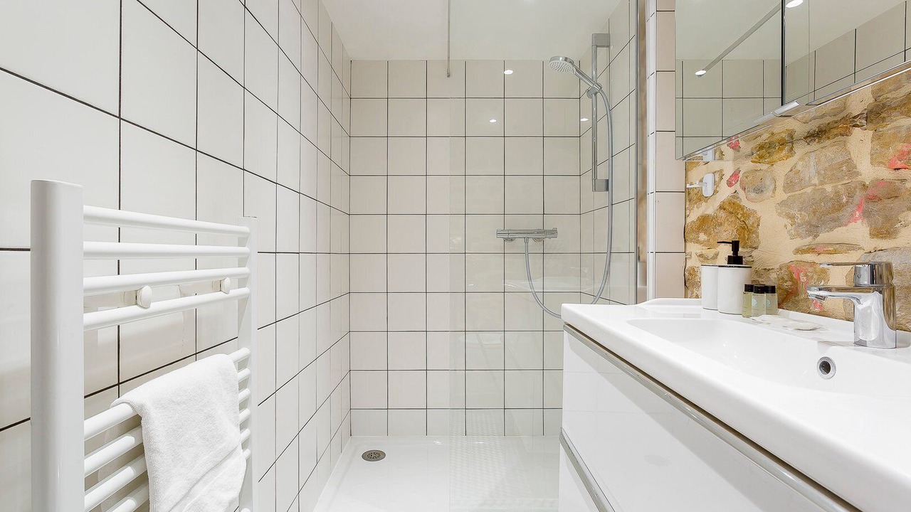 Photo of Bathroom in Carnot - Gailleton