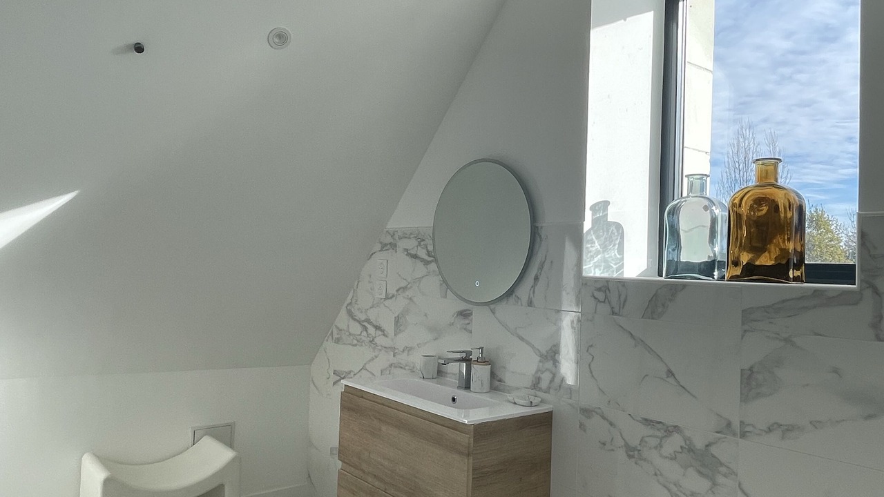 Photo of Bathroom in Genille