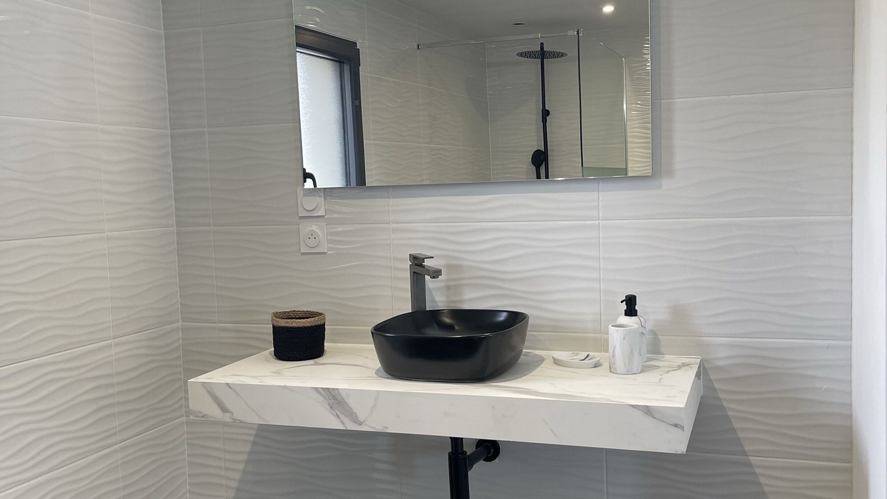 Photo of Bathroom in Genille