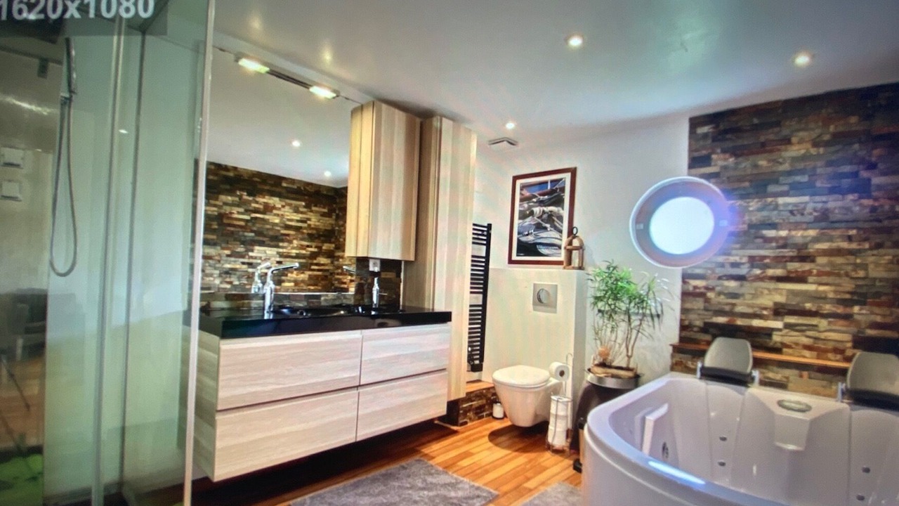 Photo of Bathroom in Saint-Michel-en-Greve