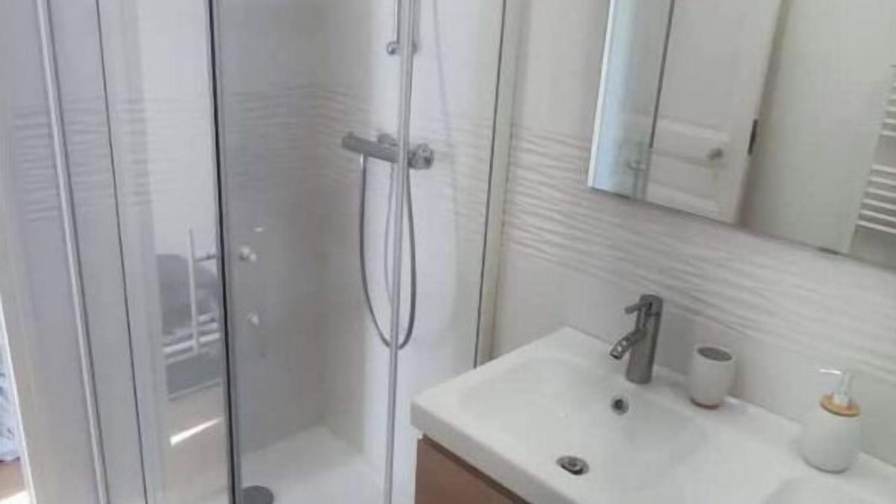 Photo of Bathroom in Les Cinq Avenues