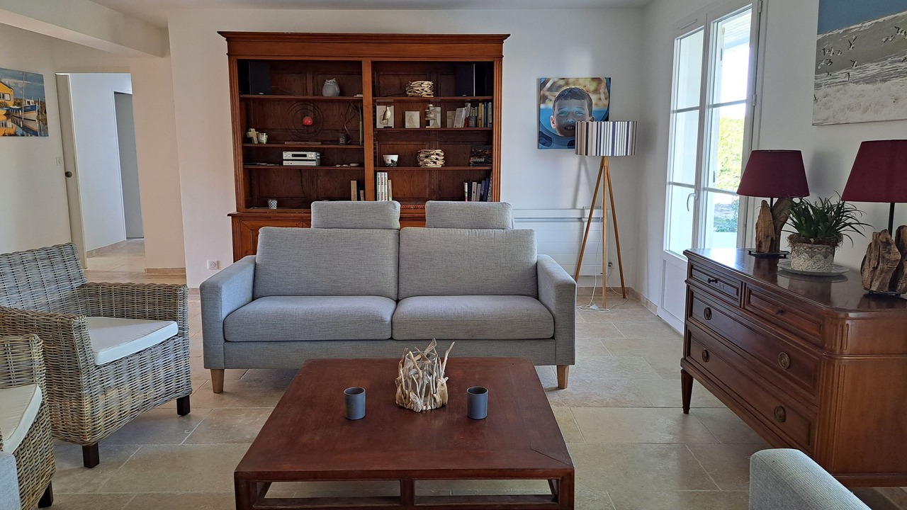 Photo of Livingroom in Cheray