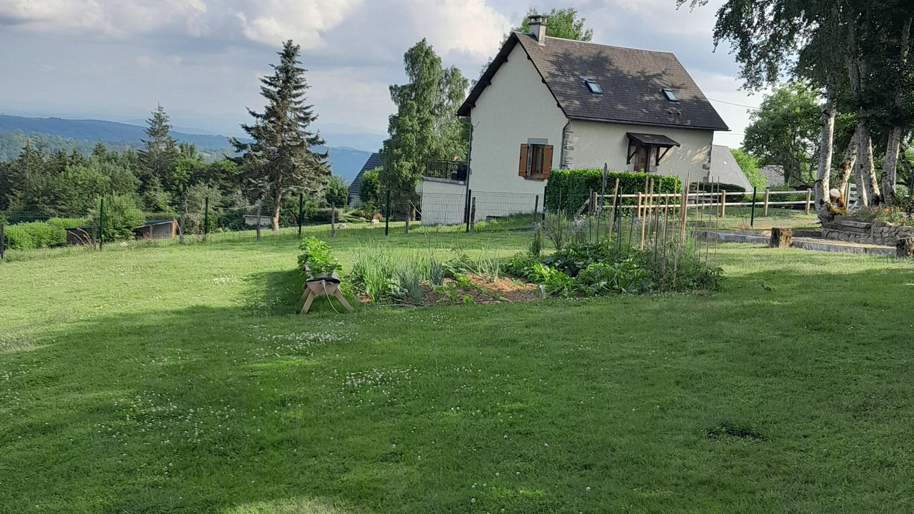 Photo of Outdoor in Confolent-Port-Dieu